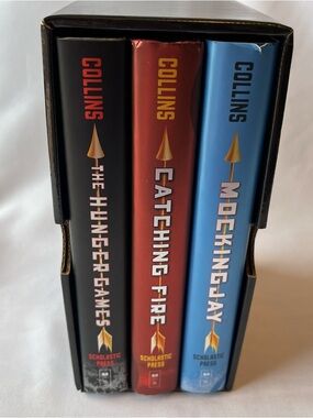 Hunger Games Catching Fire Mockingjay Trilogy Hardcover Box Set Suzanne Collins